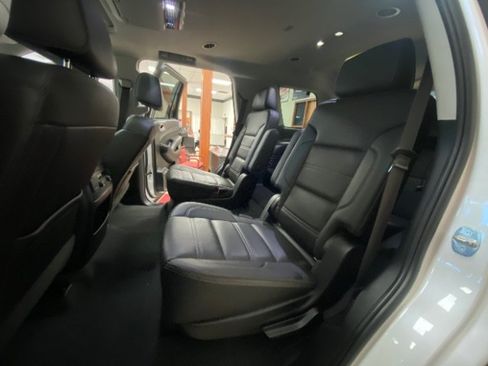 Used 2019 GMC Yukon Denali w/ Denali Ultimate Package AWD/4WD image 16