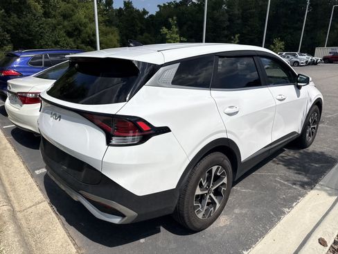Used 2023 Kia Sportage EX FWD image 7