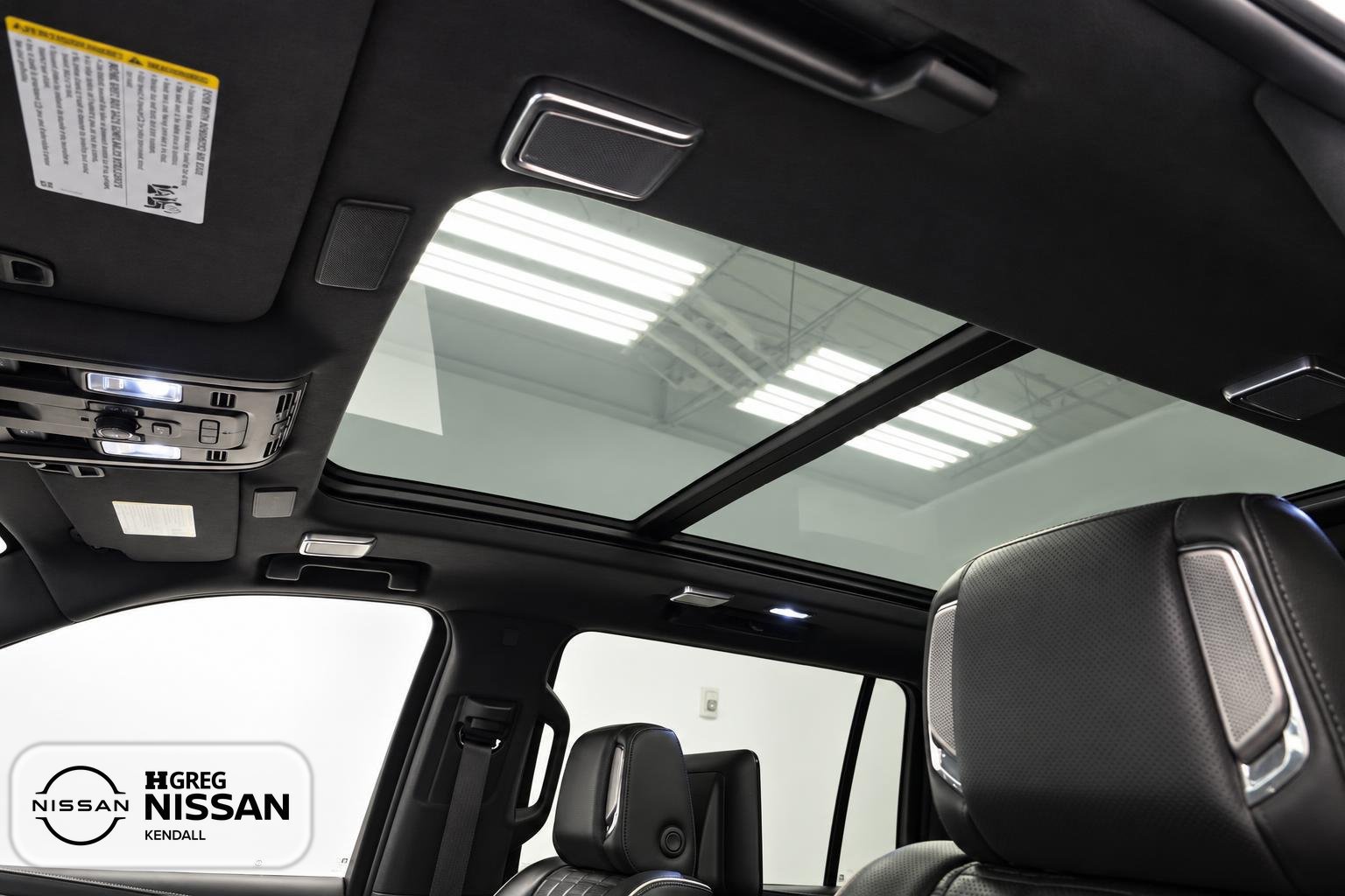 Used 2023 Cadillac Escalade ESV Sport Platinum w/ LPO, ONYX Package AWD/4WD image 12