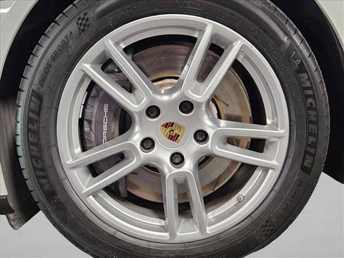 Used 2020 Porsche Panamera RWD image 24