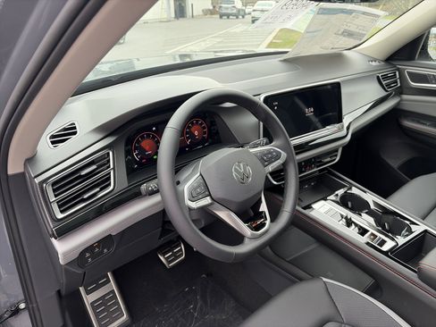 New 2026 Volkswagen Atlas Peak Edition AWD/4WD image 14