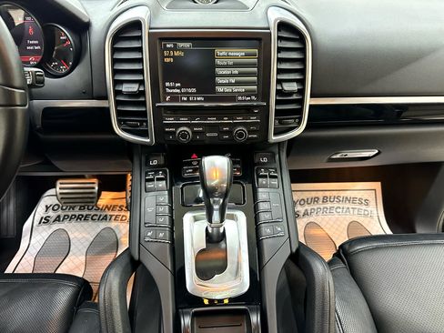 Used 2014 Porsche Cayenne S image 23