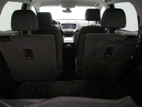Certified 2023 GMC Acadia SLE w/ Driver Convenience Package image 22