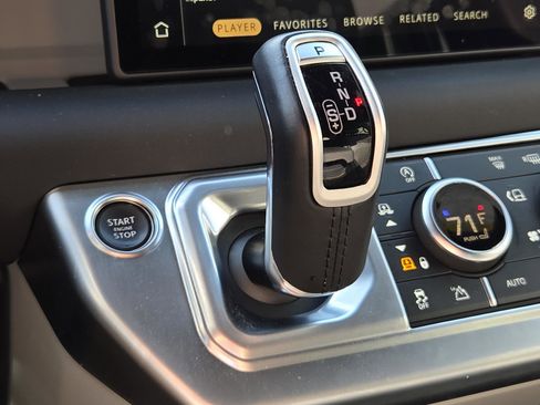 Used 2024 Land Rover Defender 110 X-Dynamic SE image 27