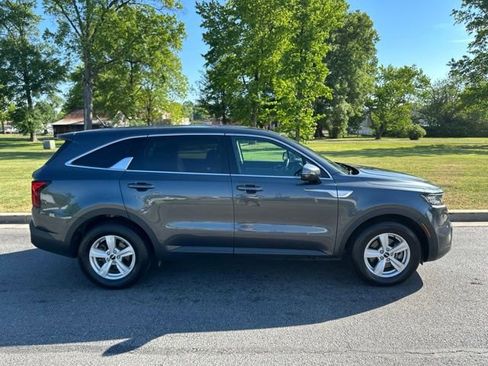 Certified 2023 Kia Sorento LX FWD image 10