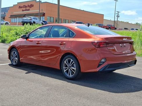Used 2023 Kia Forte LXS w/ LXS Technology Package FWD image 4