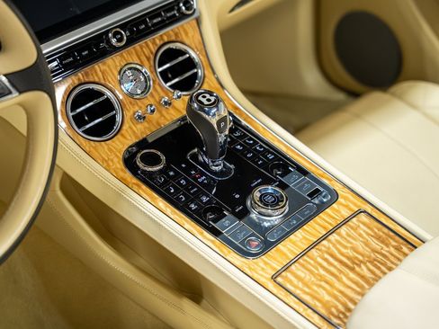 Used 2020 Bentley Continental GT V8 image 55