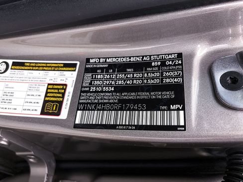 Used 2024 Mercedes-Benz GLC 300 4MATIC w/ AMG Line image 40