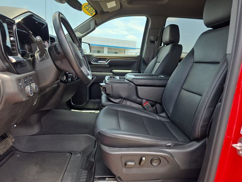 Used 2025 Chevrolet Silverado 1500 LT w/ Protection Package AWD/4WD image 10