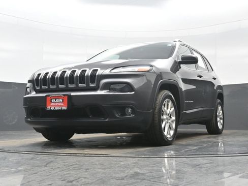 Used 2014 Jeep Cherokee Latitude FWD image 26