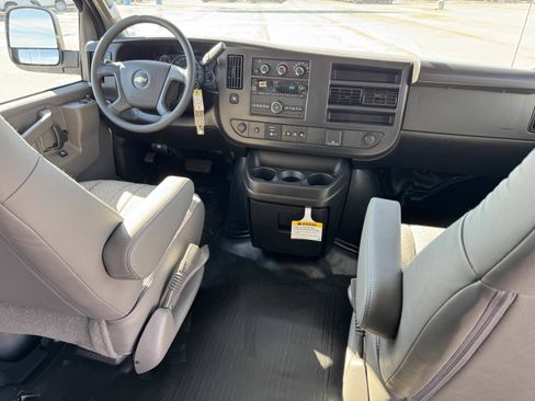 New 2026 Chevrolet Express 2500 Extended RWD image 8