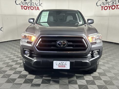 Used 2020 Toyota Tacoma SR5 RWD image 2