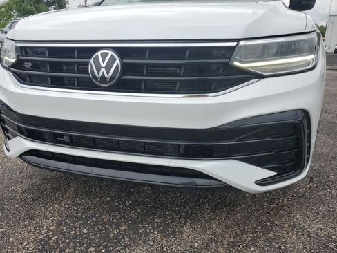 Used 2023 Volkswagen Tiguan SE R-Line FWD image 11