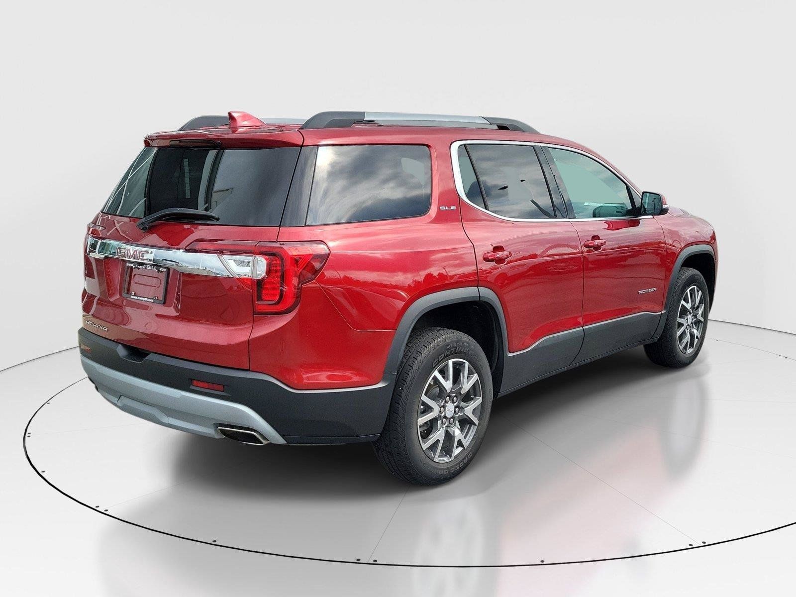 Used 2023 GMC Acadia SLE w/ Driver Convenience Package FWD image 4