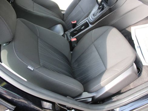 Used 2016 Ford Focus SE image 36