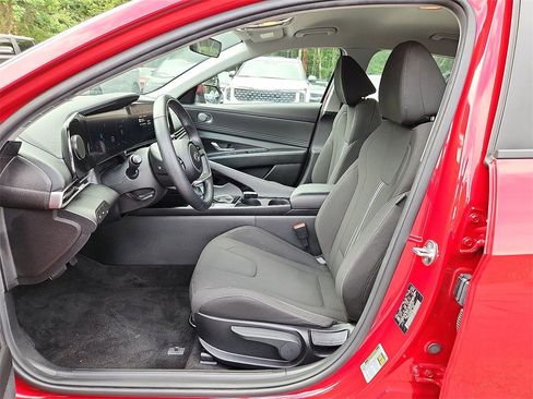 Used 2023 Hyundai Elantra SEL w/ Convenience Package image 13