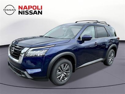 New 2025 Nissan Pathfinder SV w/ SV Premium Package