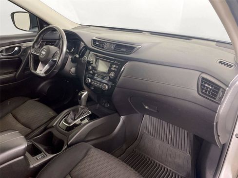 Used 2017 Nissan Rogue SV AWD/4WD image 27