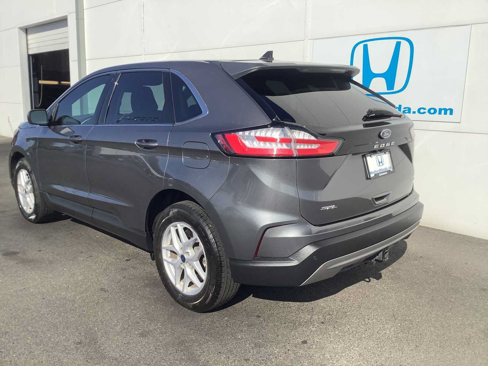 Used 2021 Ford Edge SEL w/ Convenience Package AWD/4WD image 4