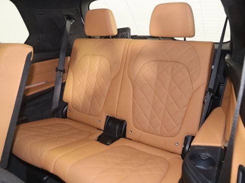 Used 2024 BMW X7 xDrive40i w/ M Sport Package AWD/4WD image 60