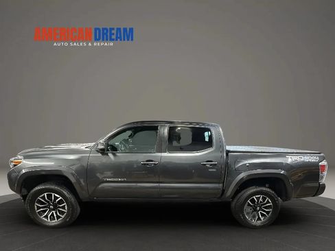 Used 2021 Toyota Tacoma TRD Sport w/ Technology Package AWD/4WD image 2