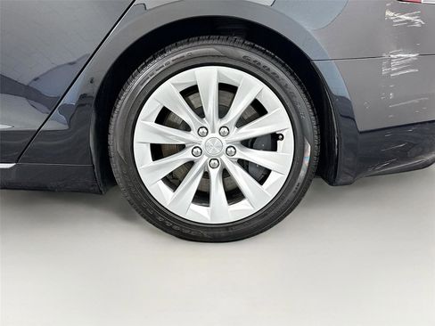 Used 2018 Tesla Model S 75D AWD/4WD image 24
