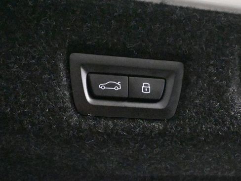 Used 2026 BMW 530i xDrive w/ Premium Package image 37