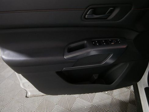 Used 2024 Nissan Pathfinder Rock Creek image 13