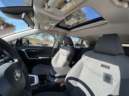 Used 2019 Toyota RAV4 XLE image 12