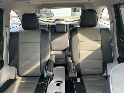 Used 2016 Toyota Highlander Limited image 31
