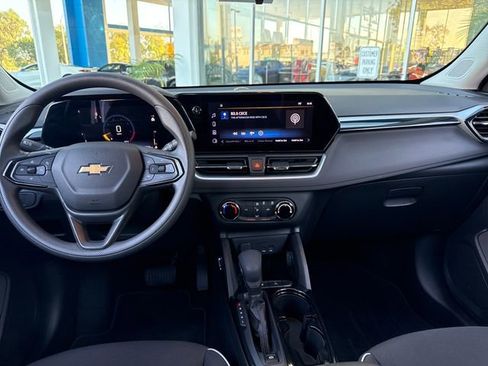 Certified 2024 Chevrolet TrailBlazer LS FWD image 12