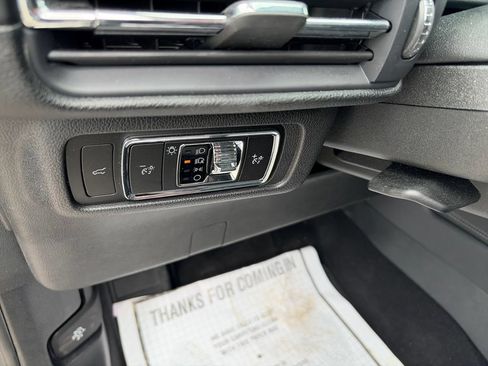 Used 2023 Lincoln Corsair Reserve AWD/4WD image 17