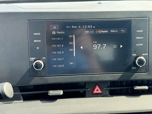 Used 2024 Kia Sportage LX image 15