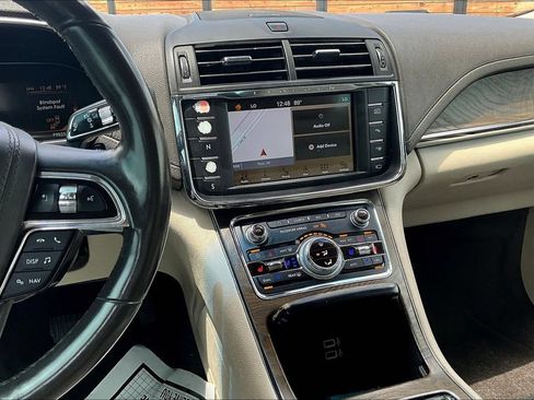 Used 2017 Lincoln Continental Reserve w/ Technology Package FWD image 6