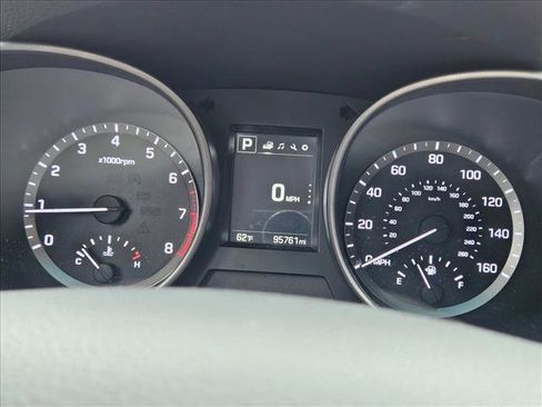 Used 2017 Hyundai Santa Fe Sport image 11