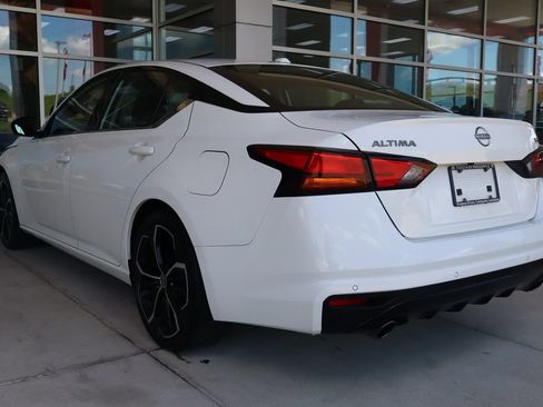 Used 2024 Nissan Altima 2.5 SR FWD image 6