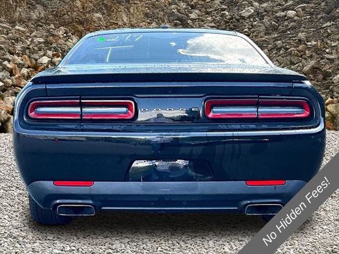Used 2017 Dodge Challenger R/T RWD image 4