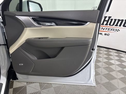 Used 2023 Cadillac XT6 Premium Luxury w/ Technology Package image 30