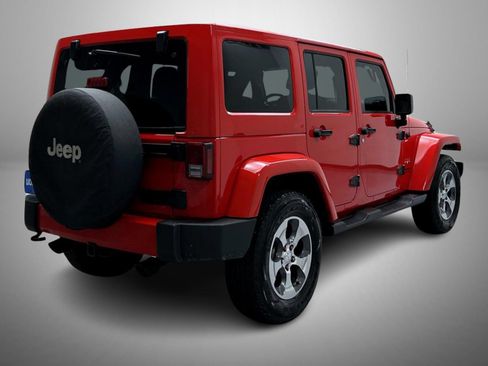 Used 2016 Jeep Wrangler Unlimited Sahara w/ Connectivity Group AWD/4WD image 5