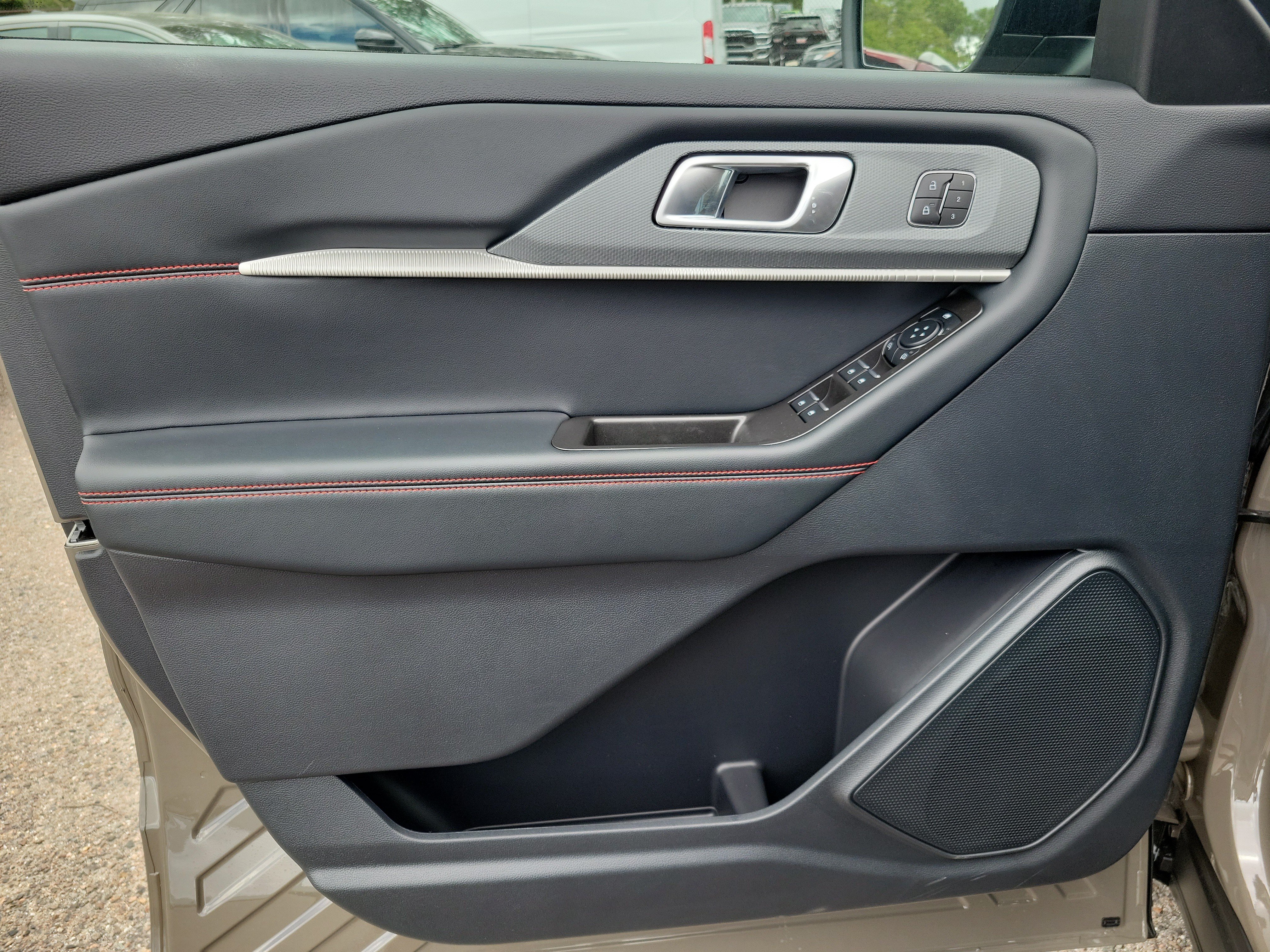 New 2026 Ford Explorer ST-Line w/ ST-Line Street Pack RWD image 14