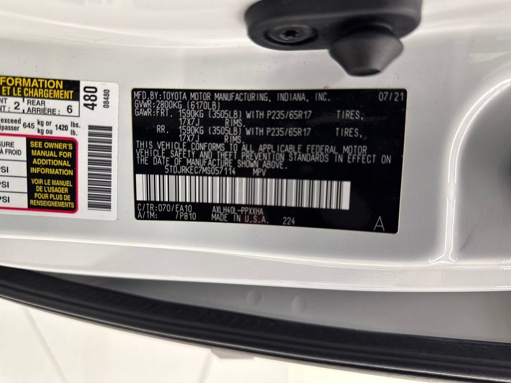 Used 2021 Toyota Sienna XLE w/ XLE Plus Package FWD image 28