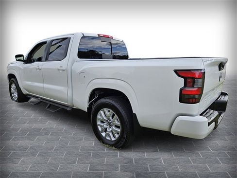 Used 2023 Nissan Frontier SV w/ Technology Package image 5