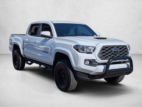 Used 2023 Toyota Tacoma TRD Sport image 3