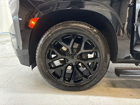 Used 2023 Chevrolet Tahoe High Country AWD/4WD image 27