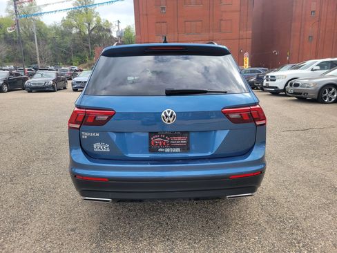 Used 2019 Volkswagen Tiguan SE w/ Panoramic Sunroof Package FWD image 5