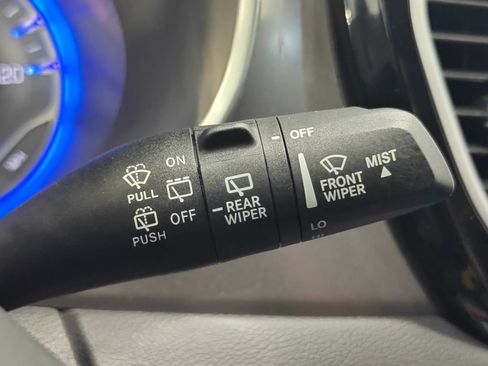 Used 2024 Chrysler Pacifica Touring-L FWD image 50