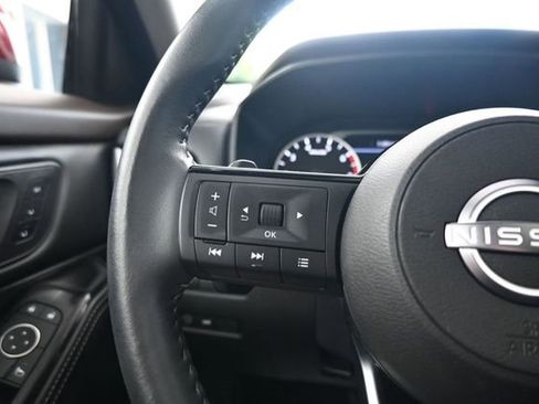 Used 2023 Nissan Rogue SL FWD image 16