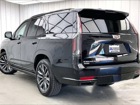 Used 2023 Cadillac Escalade Sport Platinum AWD/4WD image 11
