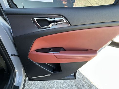 Certified 2023 Kia Sportage SX image 32