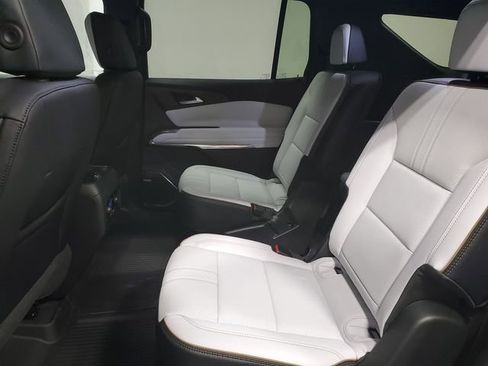 New 2026 Chevrolet Traverse High Country w/ LPO, Floor Liner Package AWD/4WD image 12